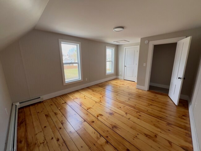 Building Photo - 248 Forest St