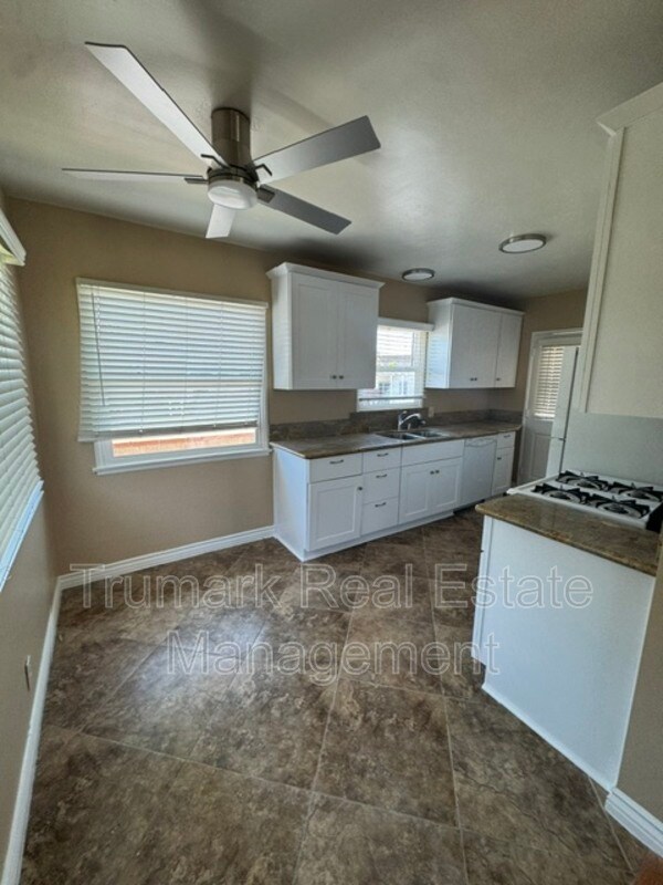 Foto del edificio - 2421 N Brighton St