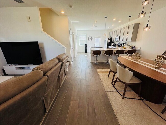 Foto del edificio - 10774 RHETT BUTLER Aly