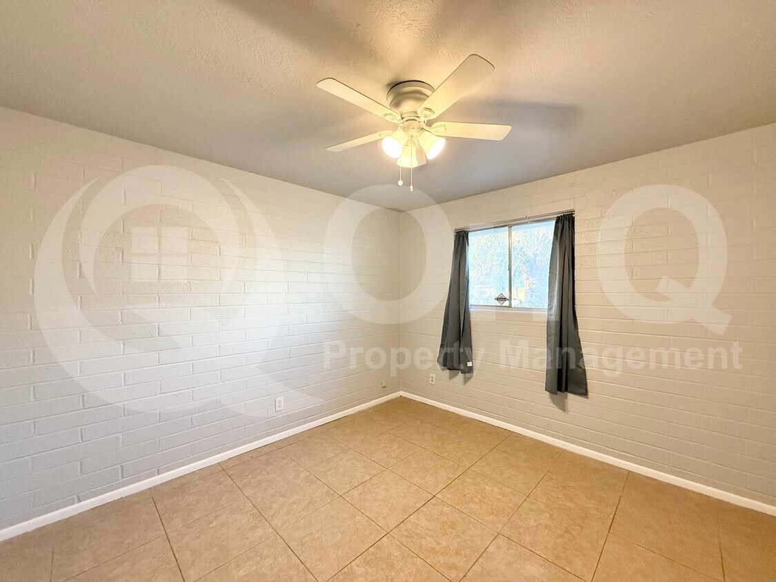 Primary Photo - 2013 E Nancy Ln