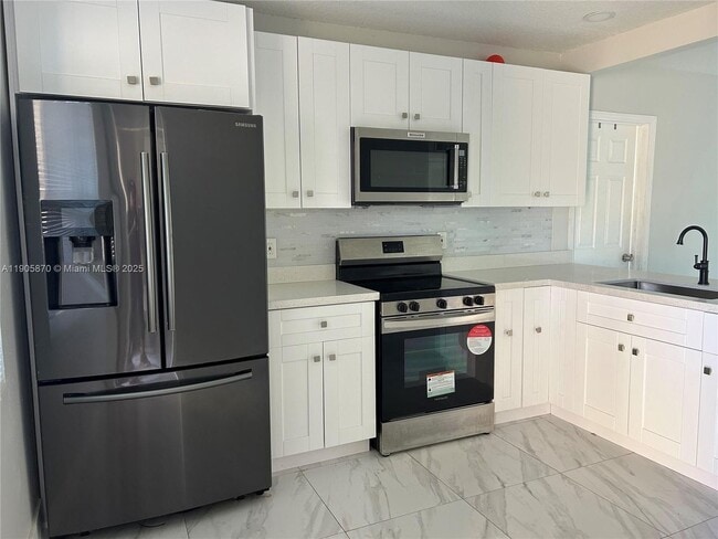 Photo - 6036 Buchanan St House