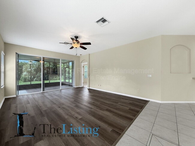 Foto del edificio - 7411 Surrey Wood Ln