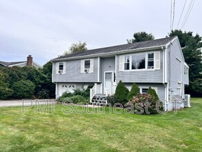 Building Photo - 223 Seneca Dr