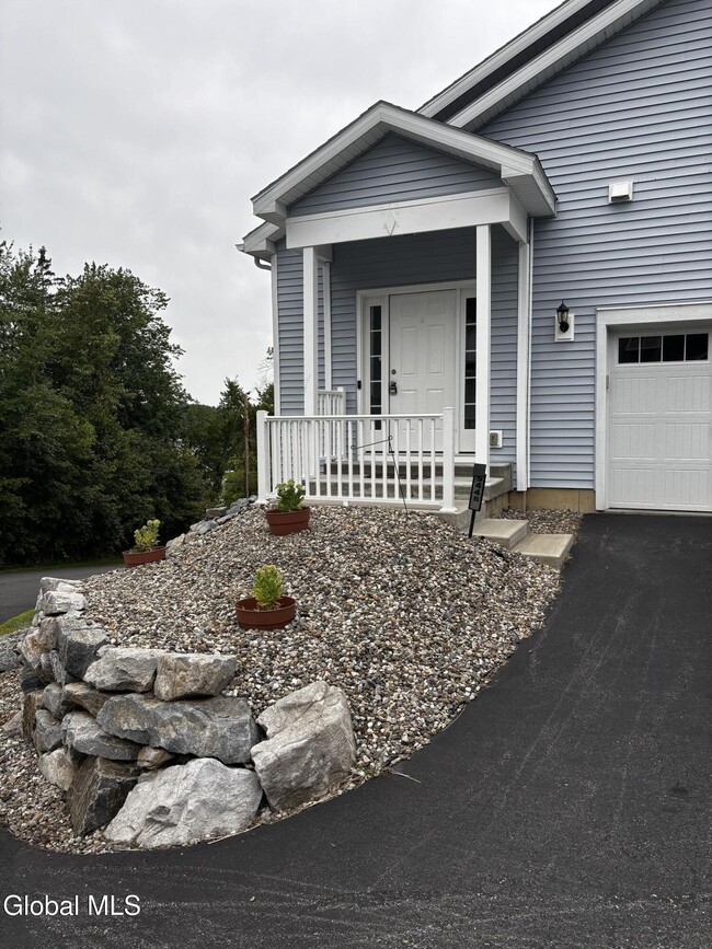Building Photo - 544 NY-9P