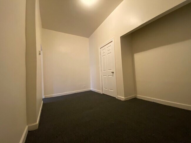 Building Photo - 4841 S Loomis Blvd