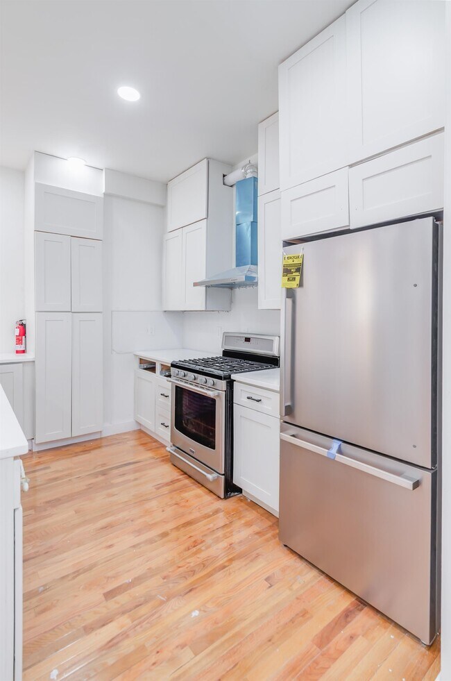 Foto del edificio - 118 Newman Ave