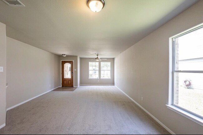 Building Photo - 1111 Desert Springs Ln
