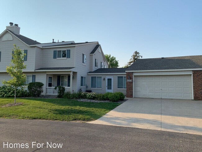Building Photo - 3 br, 2.5 bath House - 15826 Griffon Path