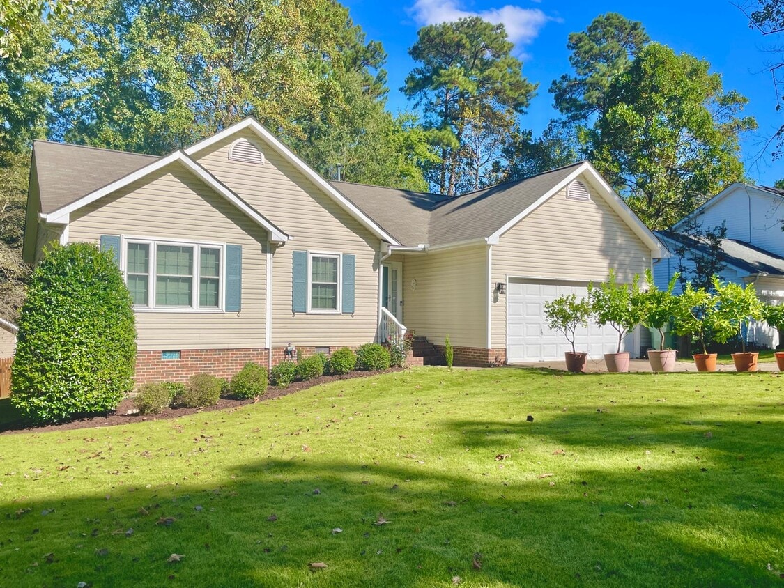 Front - 107 W Acres Cres