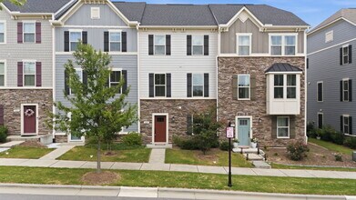 Building Photo - 707 Channing Park Cir