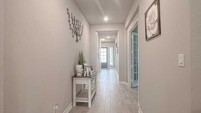 Foto del edificio - 2114 Partridgeberry Ln