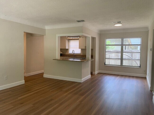 Foto del edificio - Updated 3 Bedroom 2 Bath in Central Gulfport