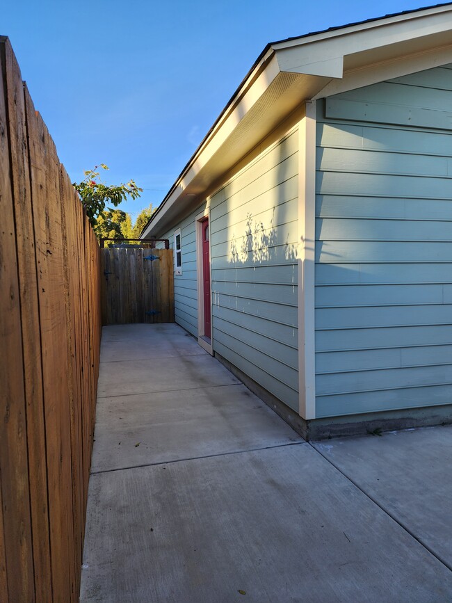 Building Photo - 7721 Marie Ave