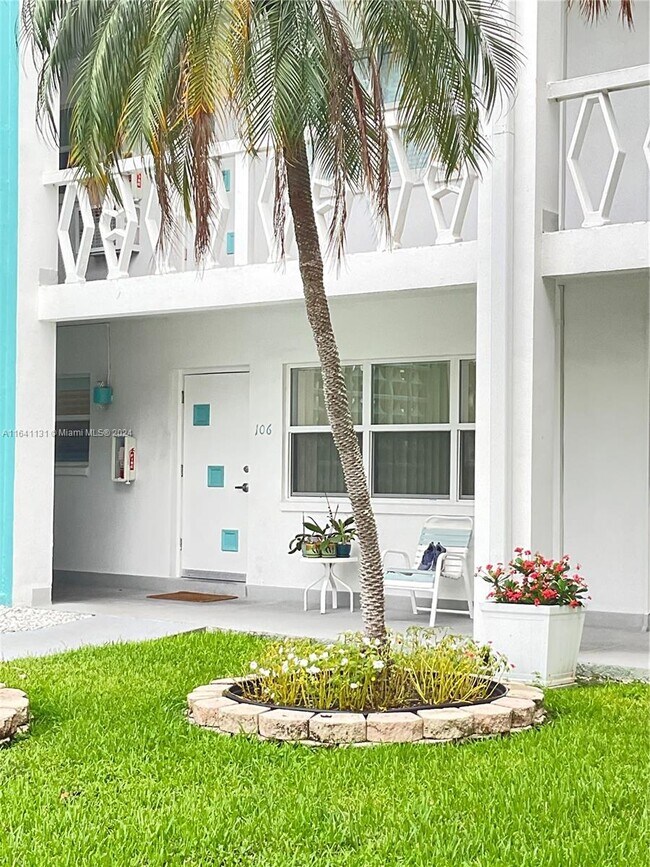 Building Photo - 419 Golden Isles Dr