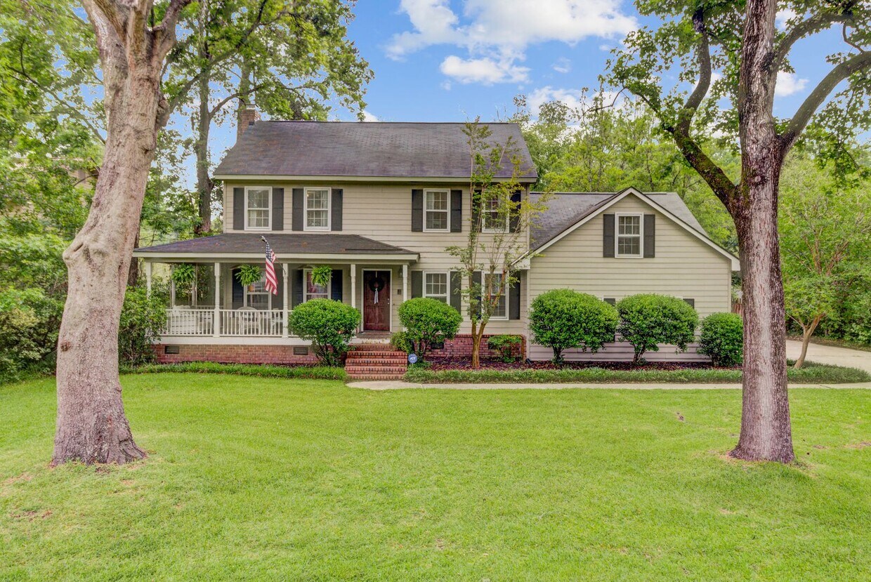 Primary Photo - Charming Updated Home in Sought-After Ashb...