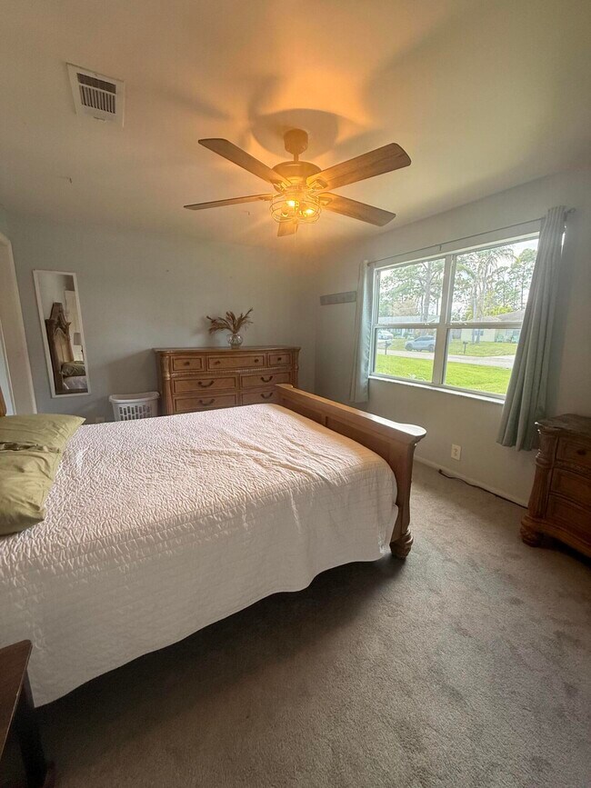 Foto del edificio - 1881 SE Manth Ln