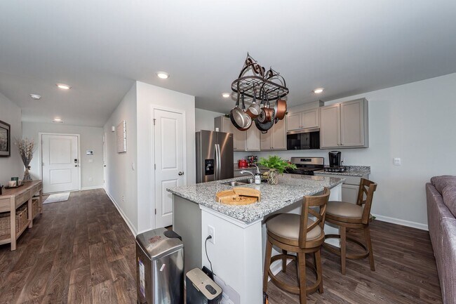 Foto del edificio - 3 Bedroom, 2.5 Bathroom Townhome in Carolina Groves - Moncks Corner