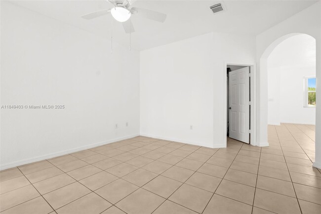 Foto del edificio - 10902 SW 242nd St