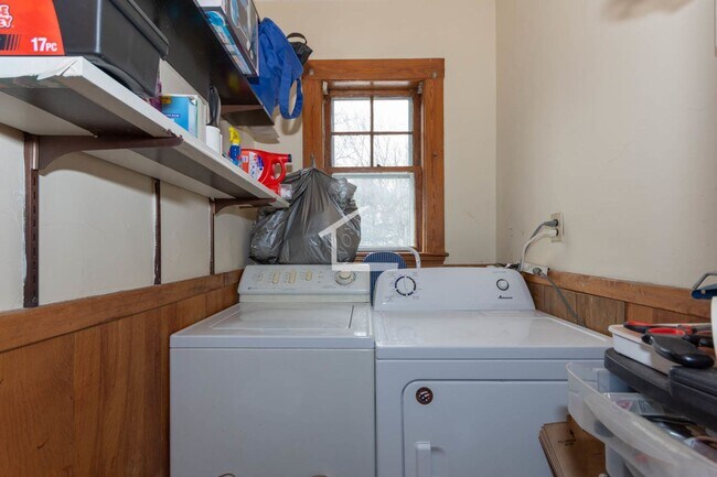 Building Photo - 9/1 Renovated 6BR/3BA near Oak Sq, Mass Pike, BC