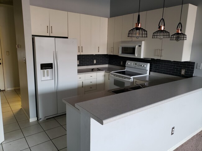 Cocina - 100 S Huron St