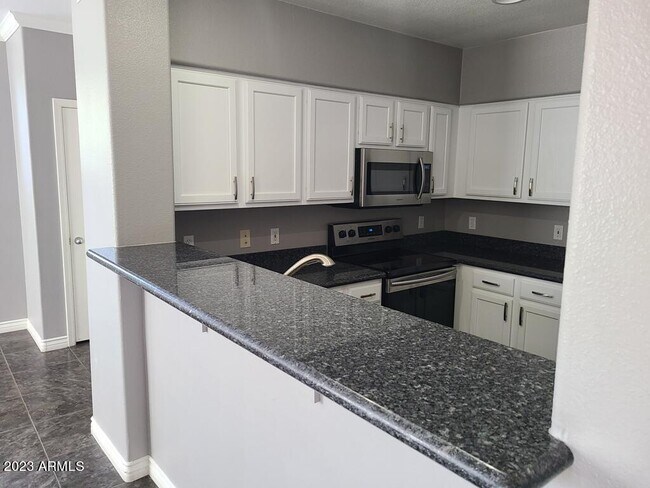 Foto del edificio - 20100 N 78th Pl
