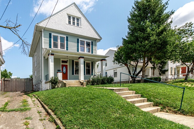 Building Photo - 1832 Hopkins Ave