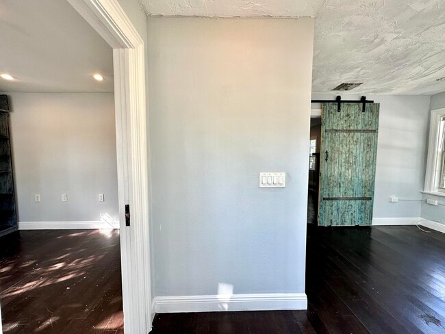 Foto del edificio - 101 C St