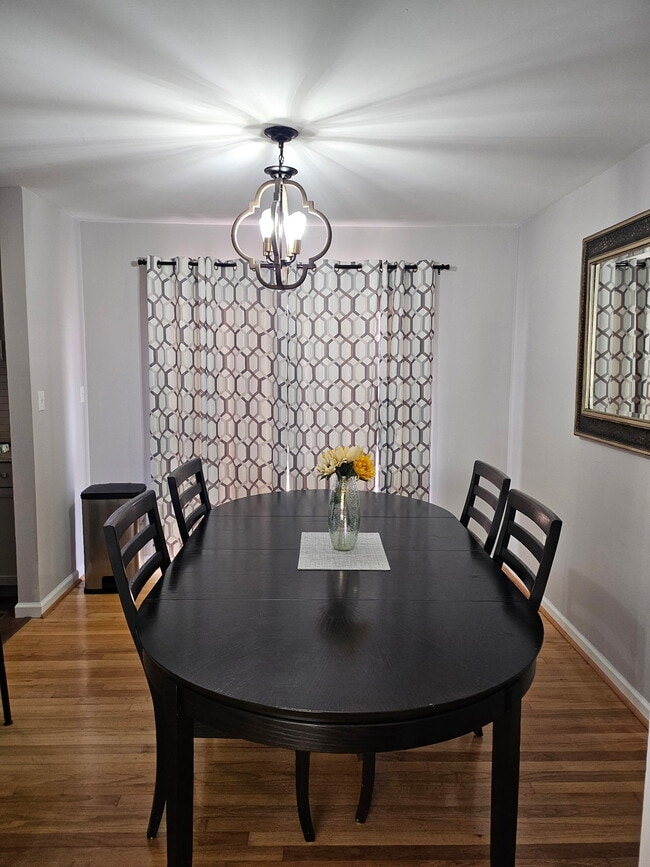 Building Photo - 10 Edith Key St