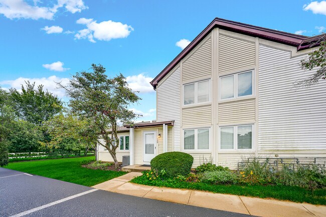 Building Photo - 120 W Inverrary Ln