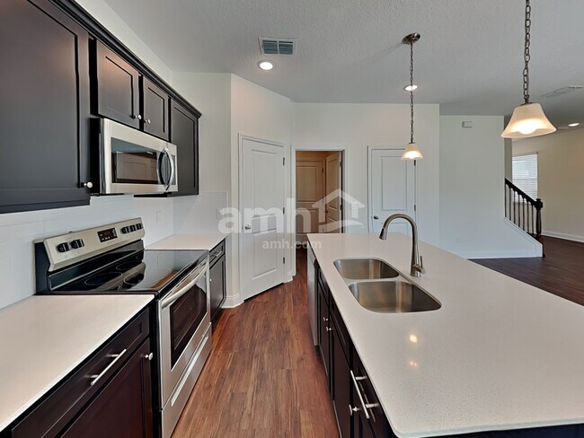 Building Photo - 6111 Little Blf Cir