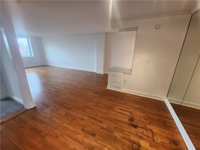 Foto del edificio - 2479 Peachtree Rd NE