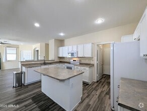 Building Photo - 16635 N 169th Ave