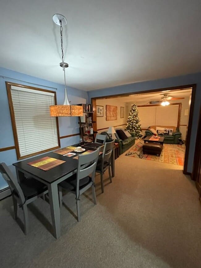 Building Photo - Woburn Townhouse| 2 Bed 1.5 Bath| Availabl...