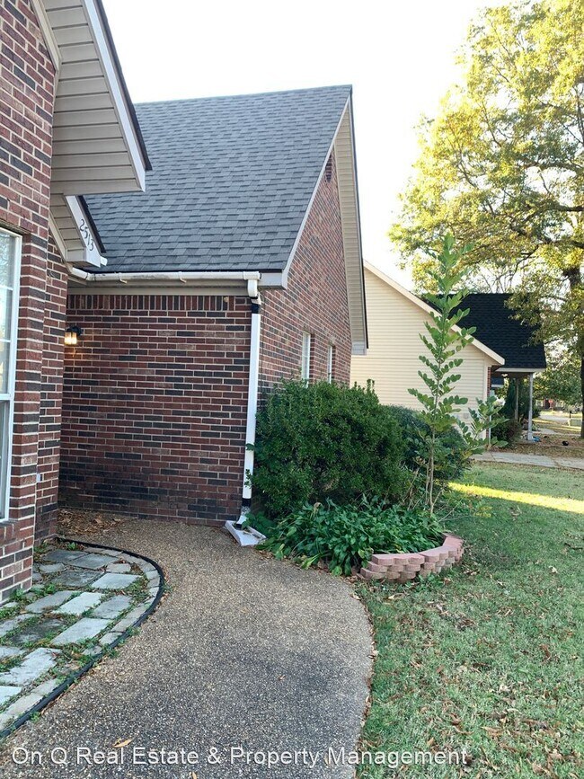 Building Photo - 3 br, 2 bath House - 2513 Taylor McQueen