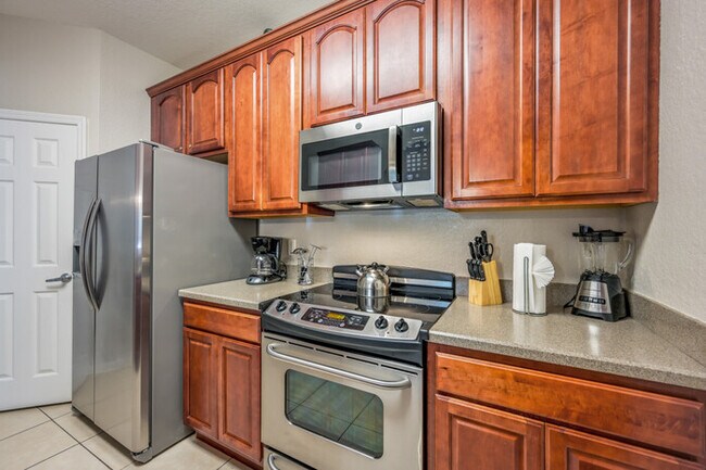 Building Photo - IS1-106 Beautiful Apartment - Across from ...