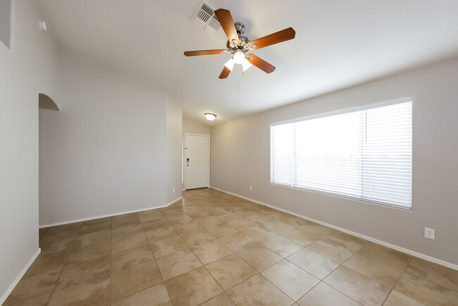Building Photo - 4116 E Coolbrook Ave