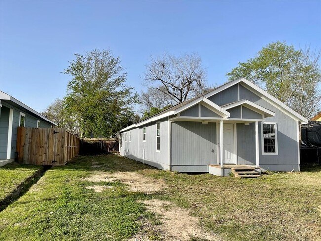 Building Photo - 3113 Kay St