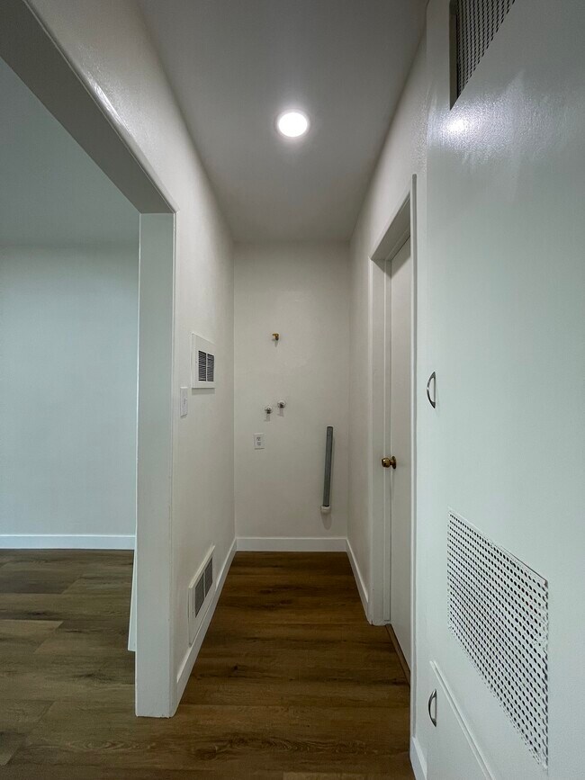 Foto del edificio - 12514 Broadway Ave