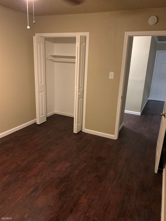 Building Photo - 1 br, 1 bath  - 7617 Pecan Villas Dr 9