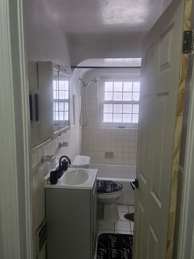 Building Photo - 20172 Sheffield Rd