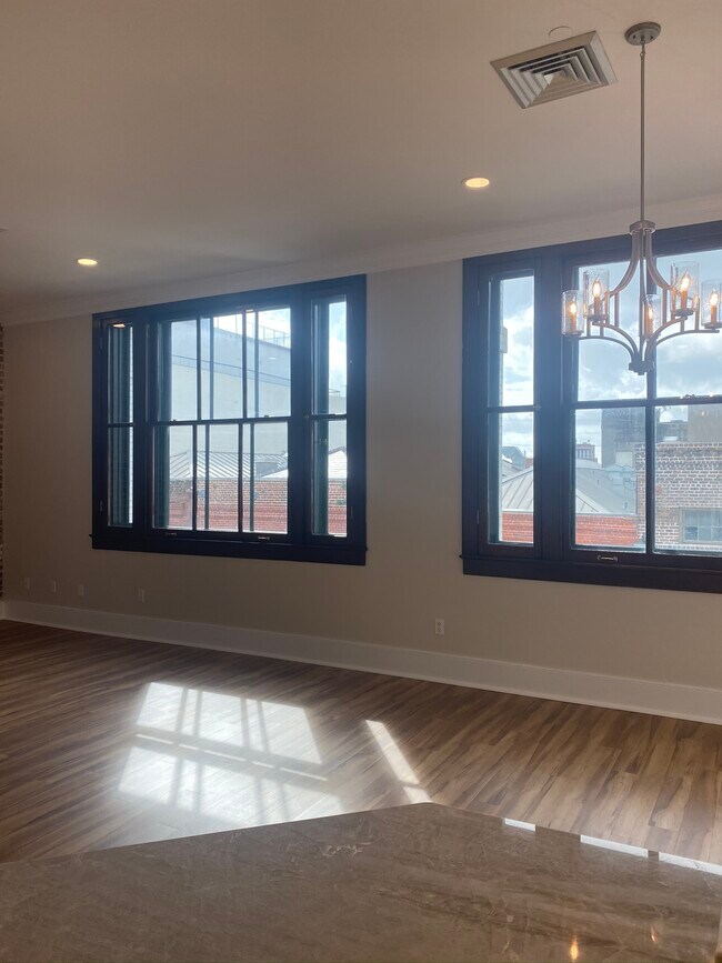 Foto del edificio - 215-225 Decatur St