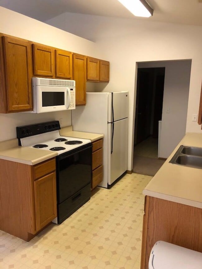 Building Photo - 4809-4811-4811 Geyser Blvd