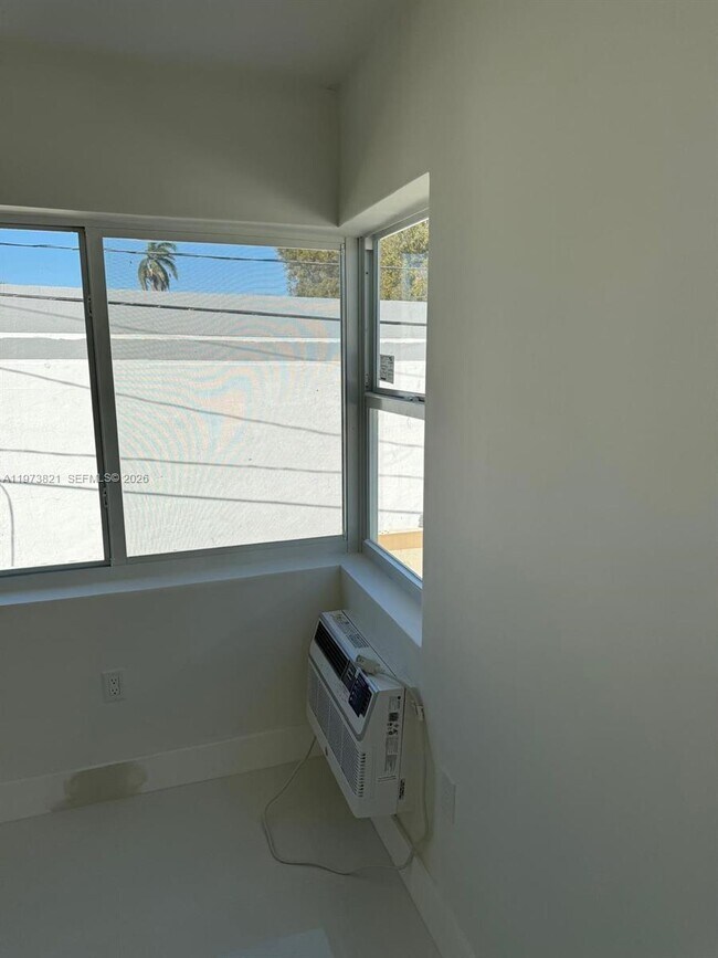 Building Photo - 1943 71st St