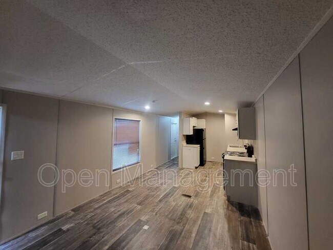 Building Photo - 3510 Bluegrass Park Dr
