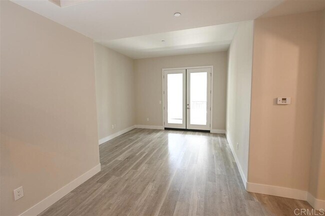 Foto del edificio - 3275 Fifth Ave-