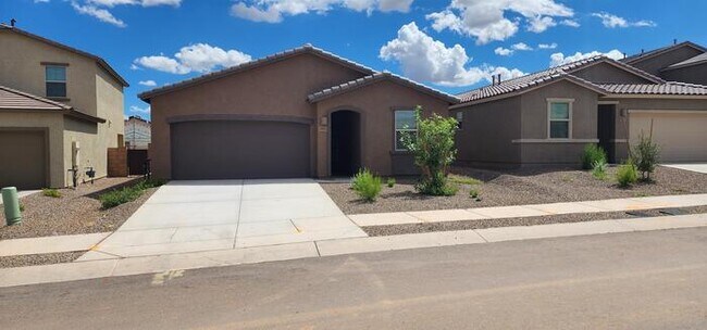 Building Photo - 7861 S Sugarbend Dr