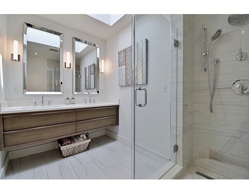 Foto del edificio - 116 Bolton Rd