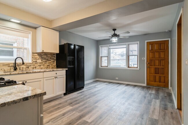 Foto del edificio - 3916 N California Ave