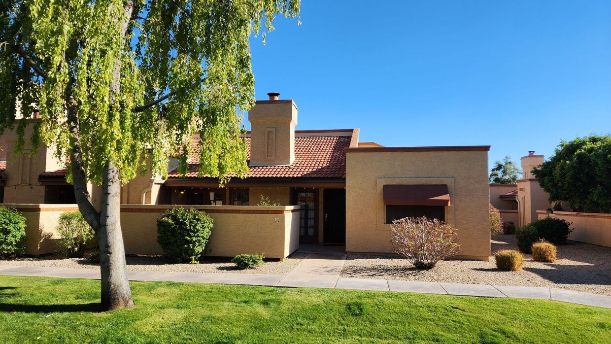Foto principal - 2 Bedroom Condo Unit in the Amber Hills Co...