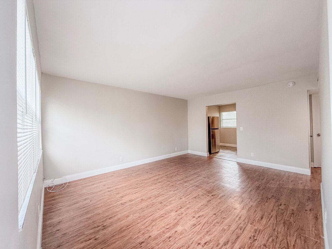 Primary Photo - 825 3rd St